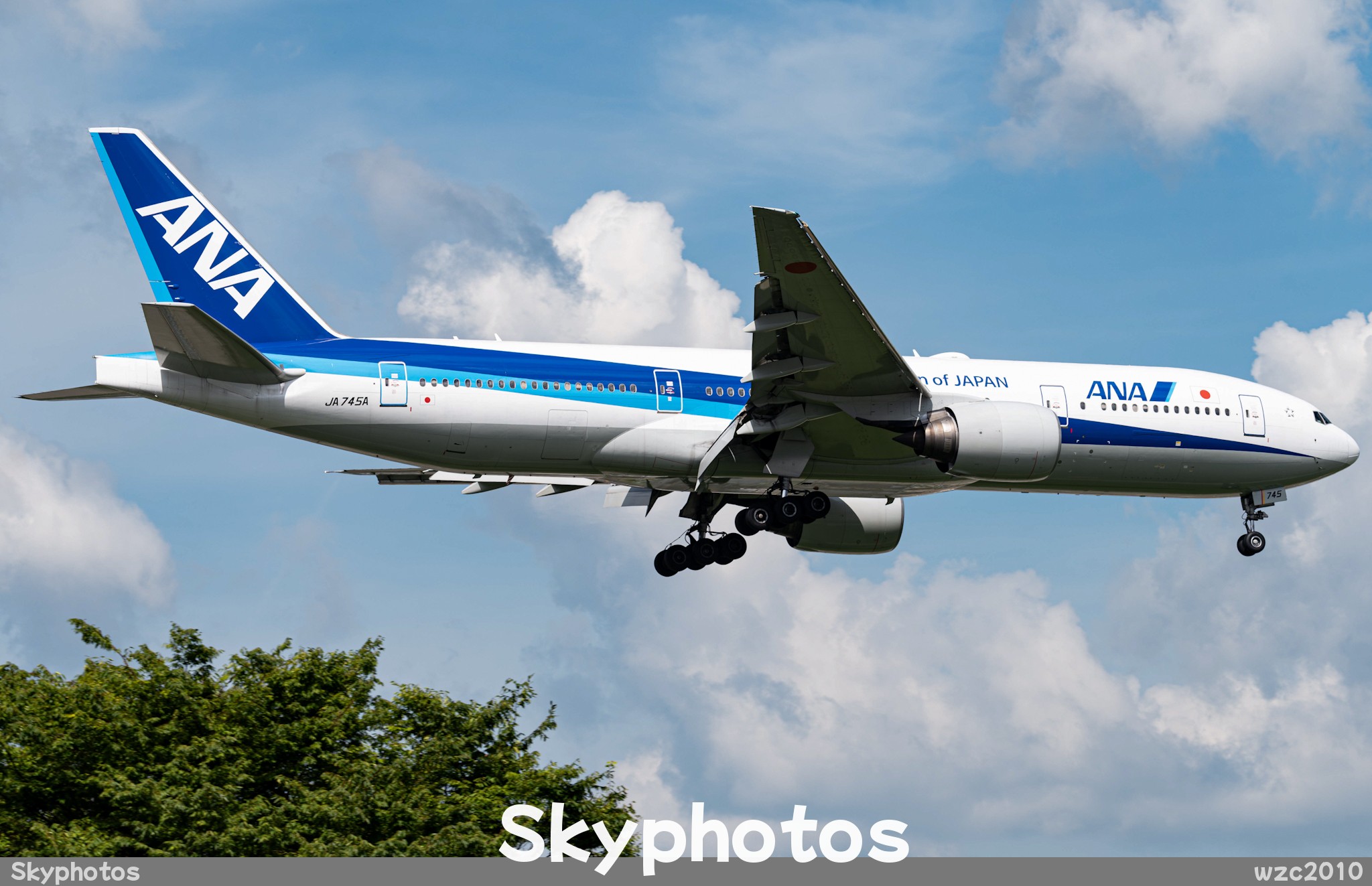 全日空 777-200
