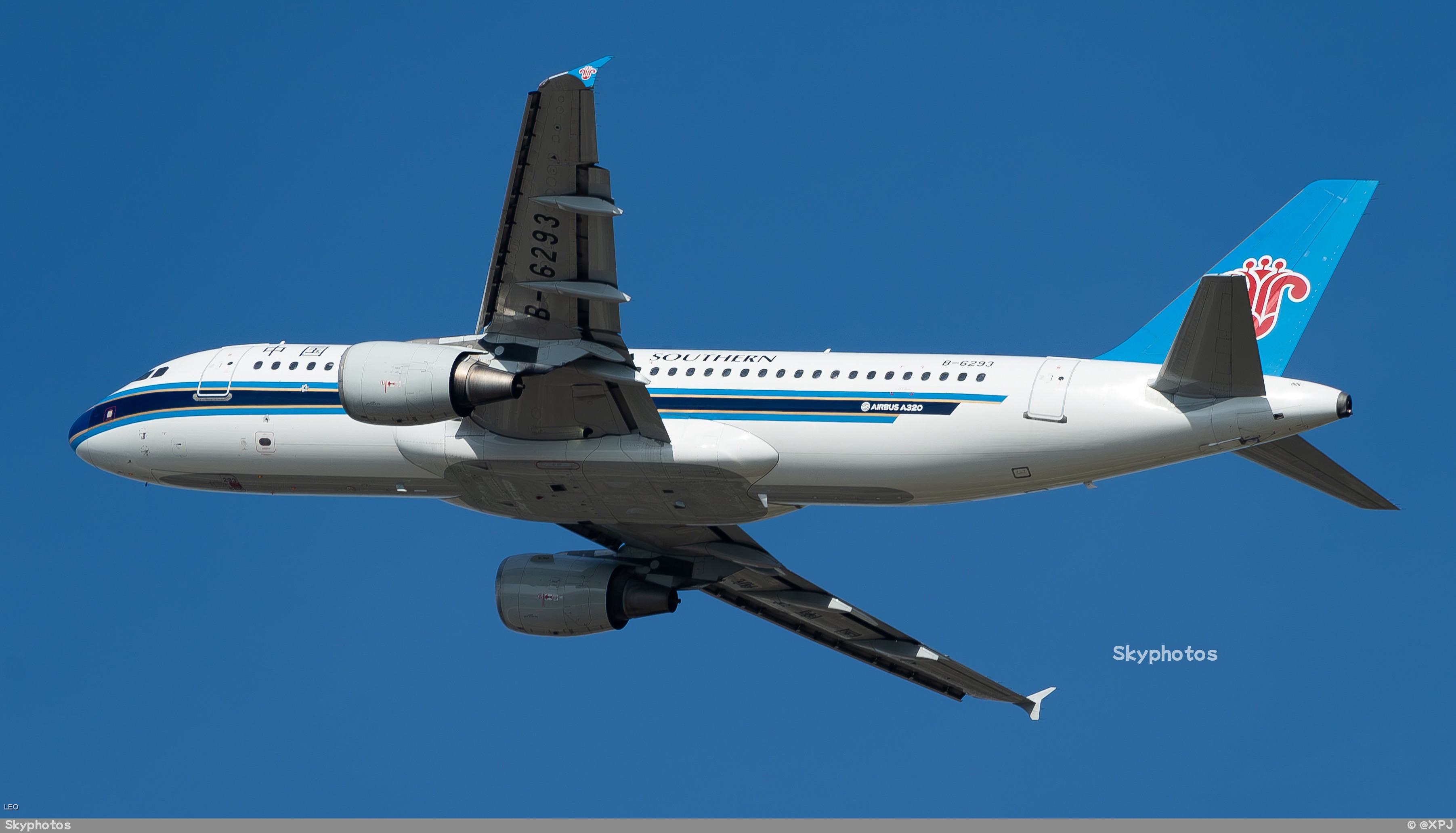 中国南方航空 A320-214 at 广州白云国际机场