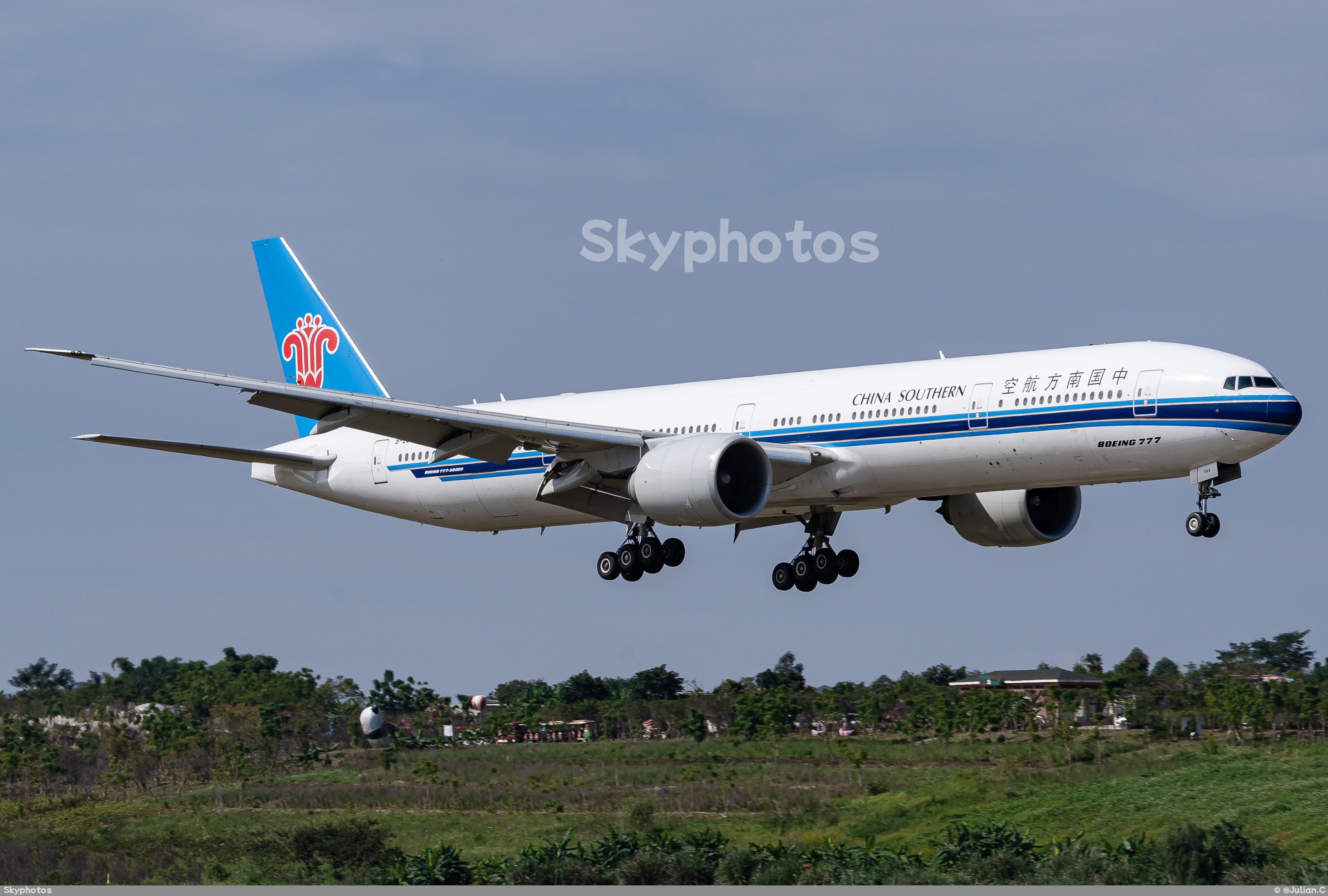 中国南方航空 B777-31B(ER) at 成都双流国际机场