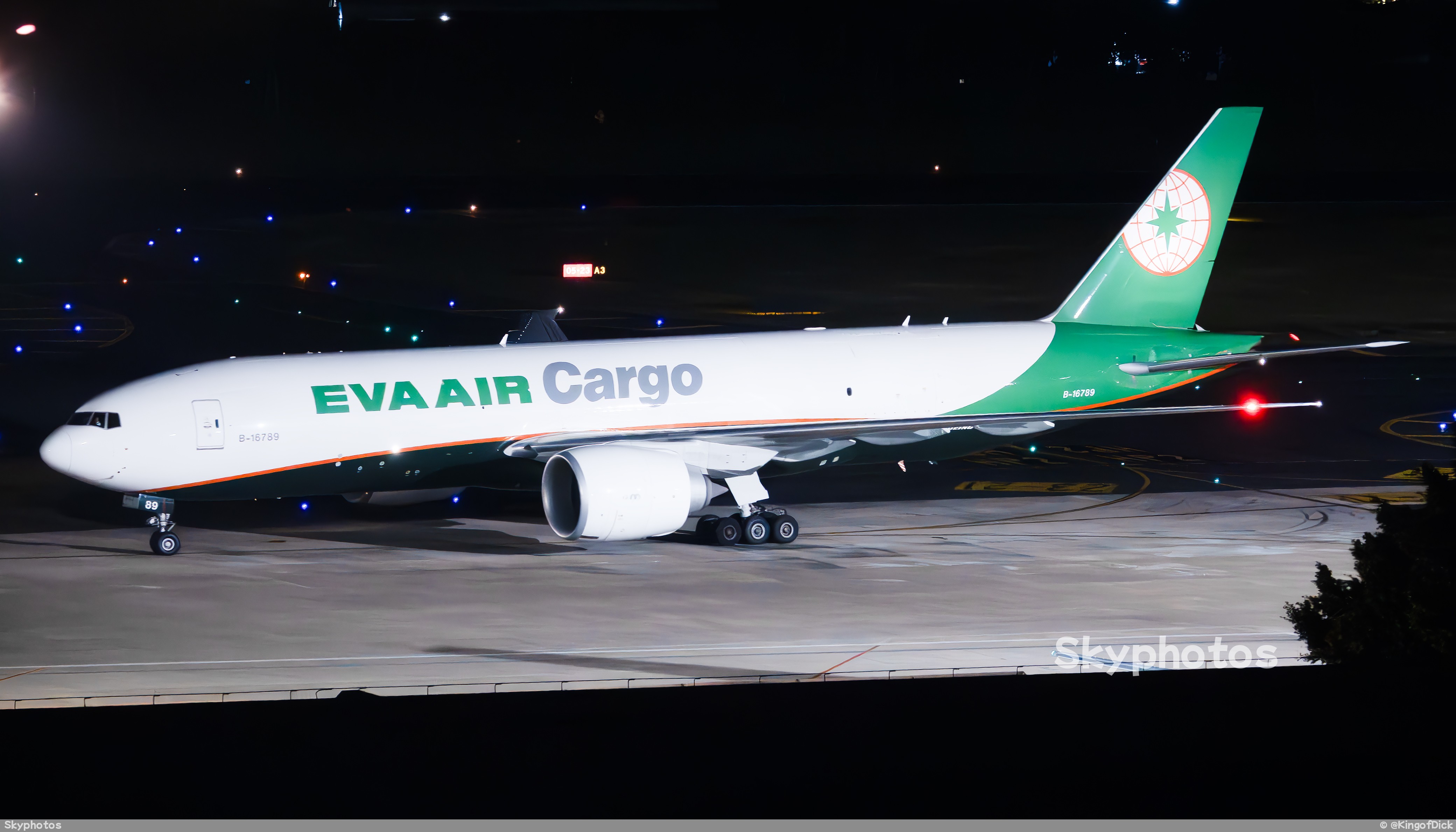 长荣航空 B777F