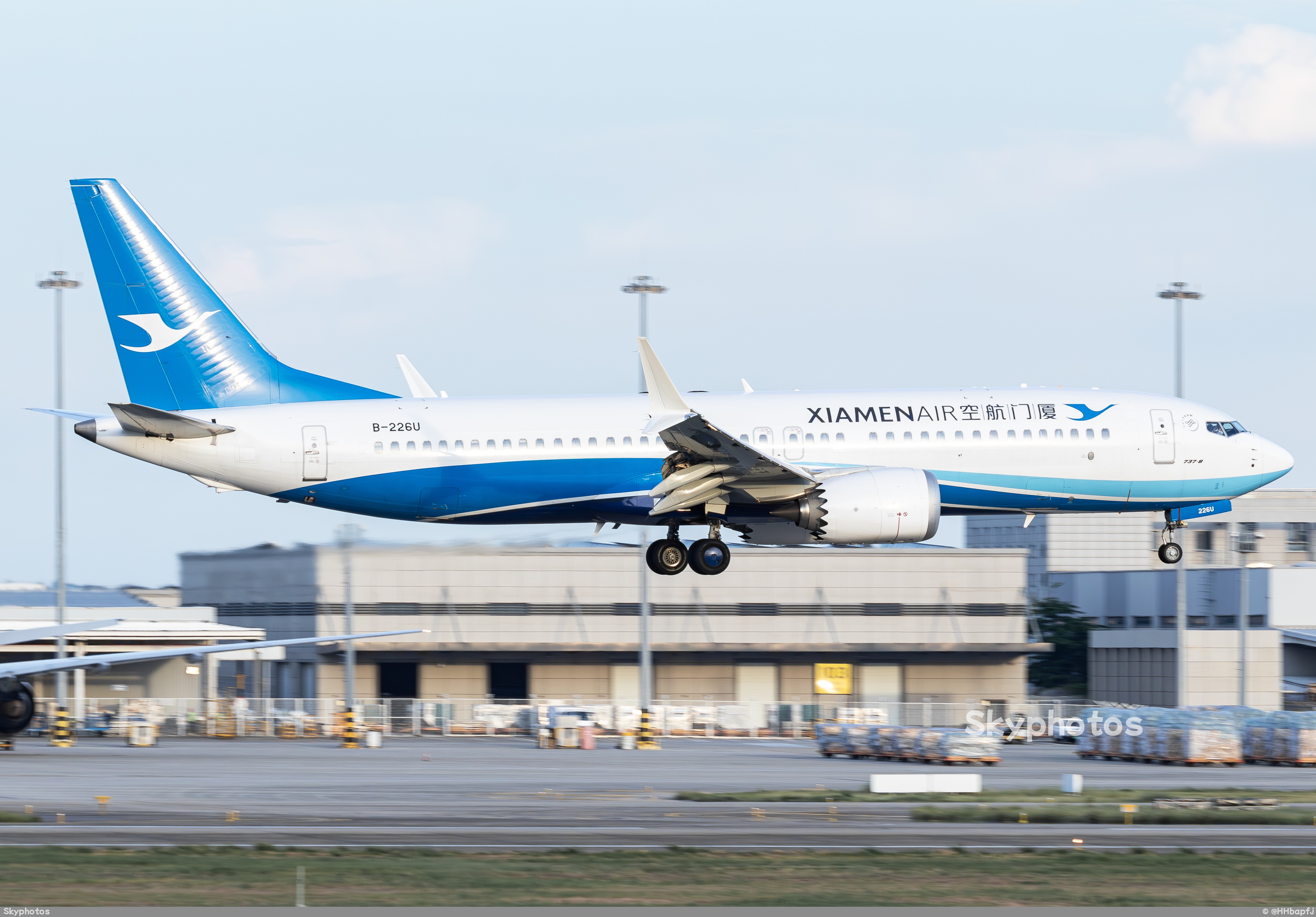 厦门航空 B737-8