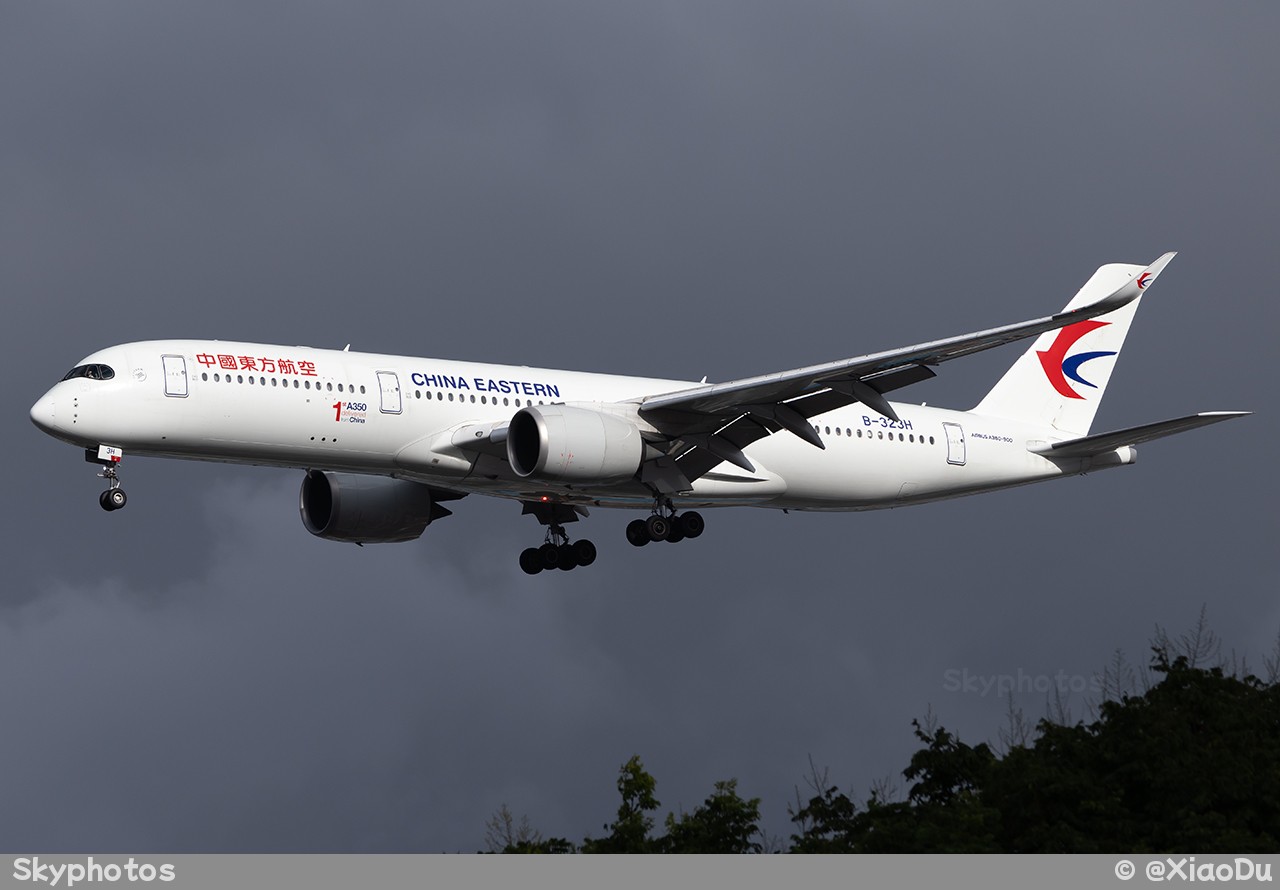 中国东方航空 A350-941 at 上海虹桥国际机场