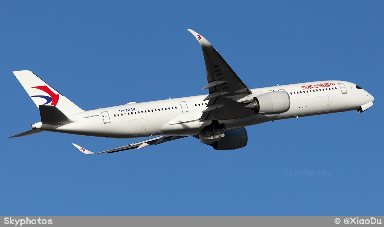 中国东方航空 A350-941 at 上海虹桥国际机场
