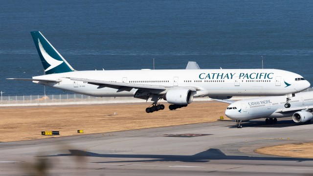 国泰航空 B777-367