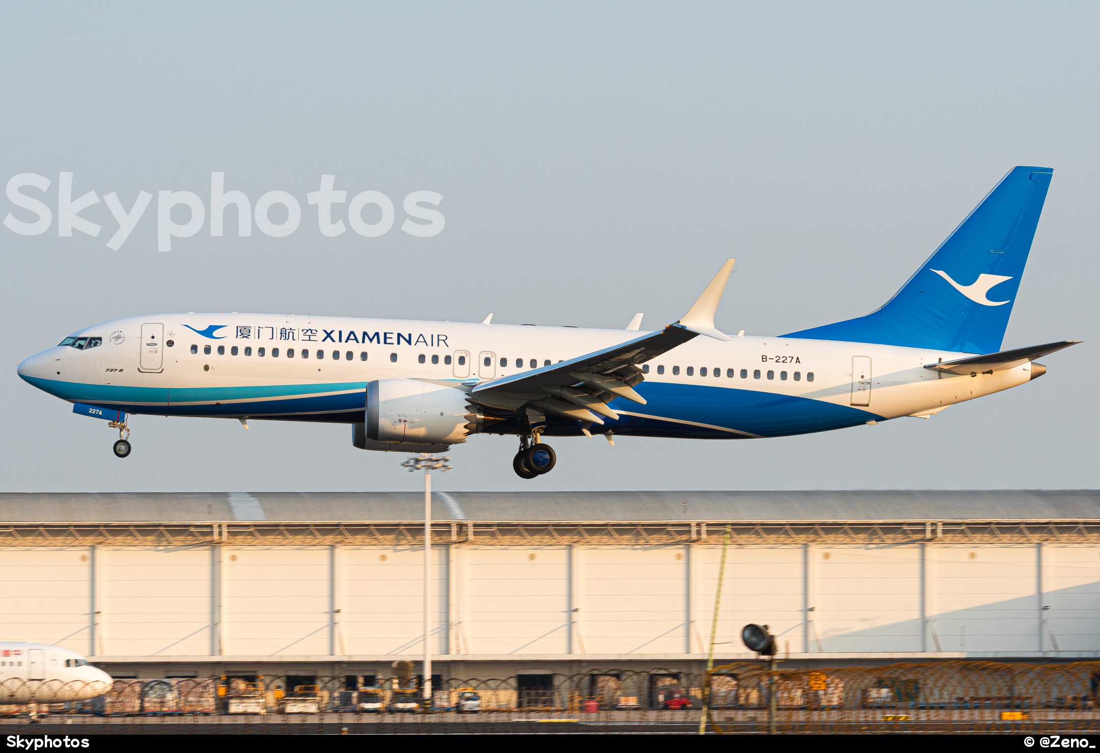 厦门航空 B737-8