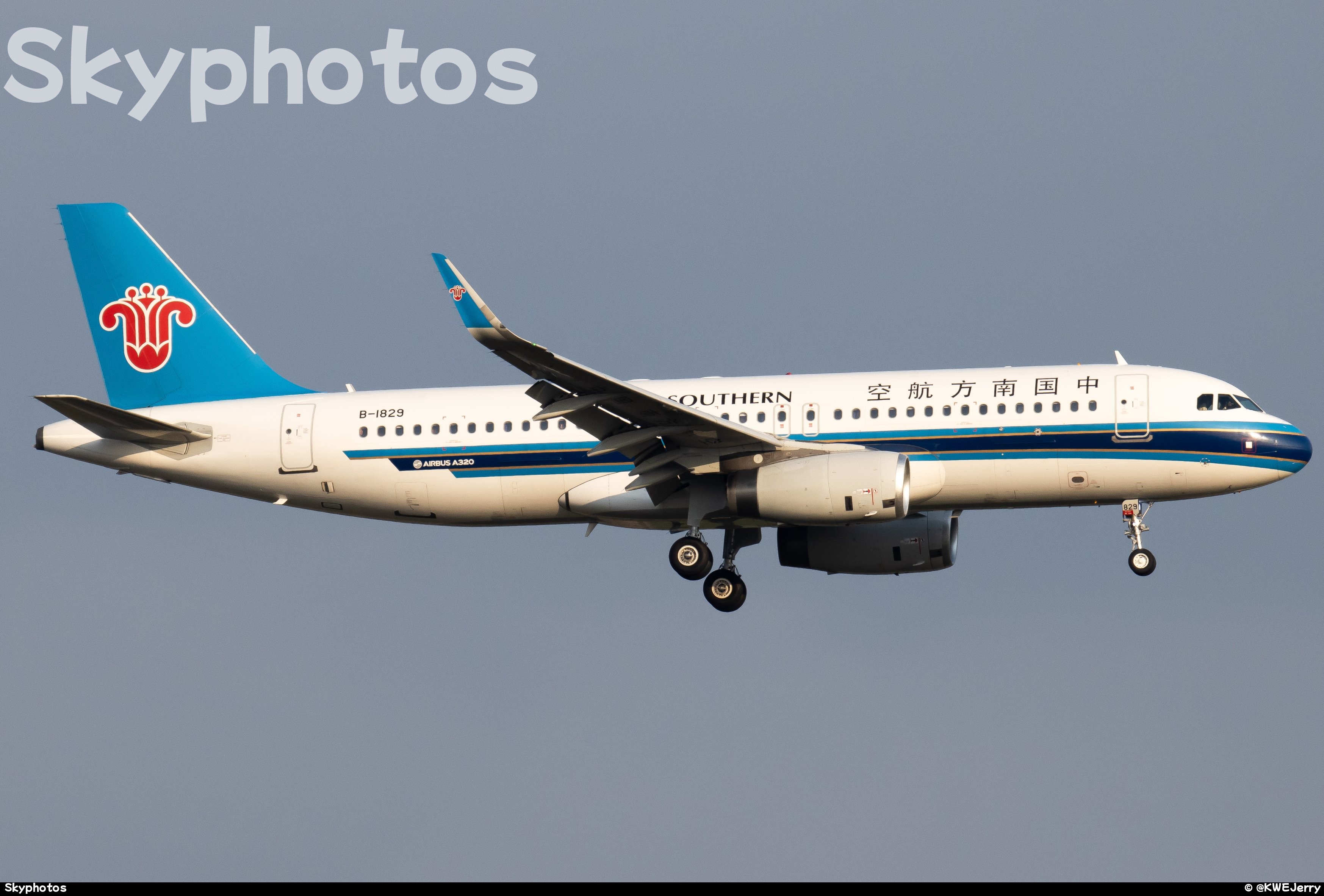 中国南方航空 A320-232(SL) at KWE