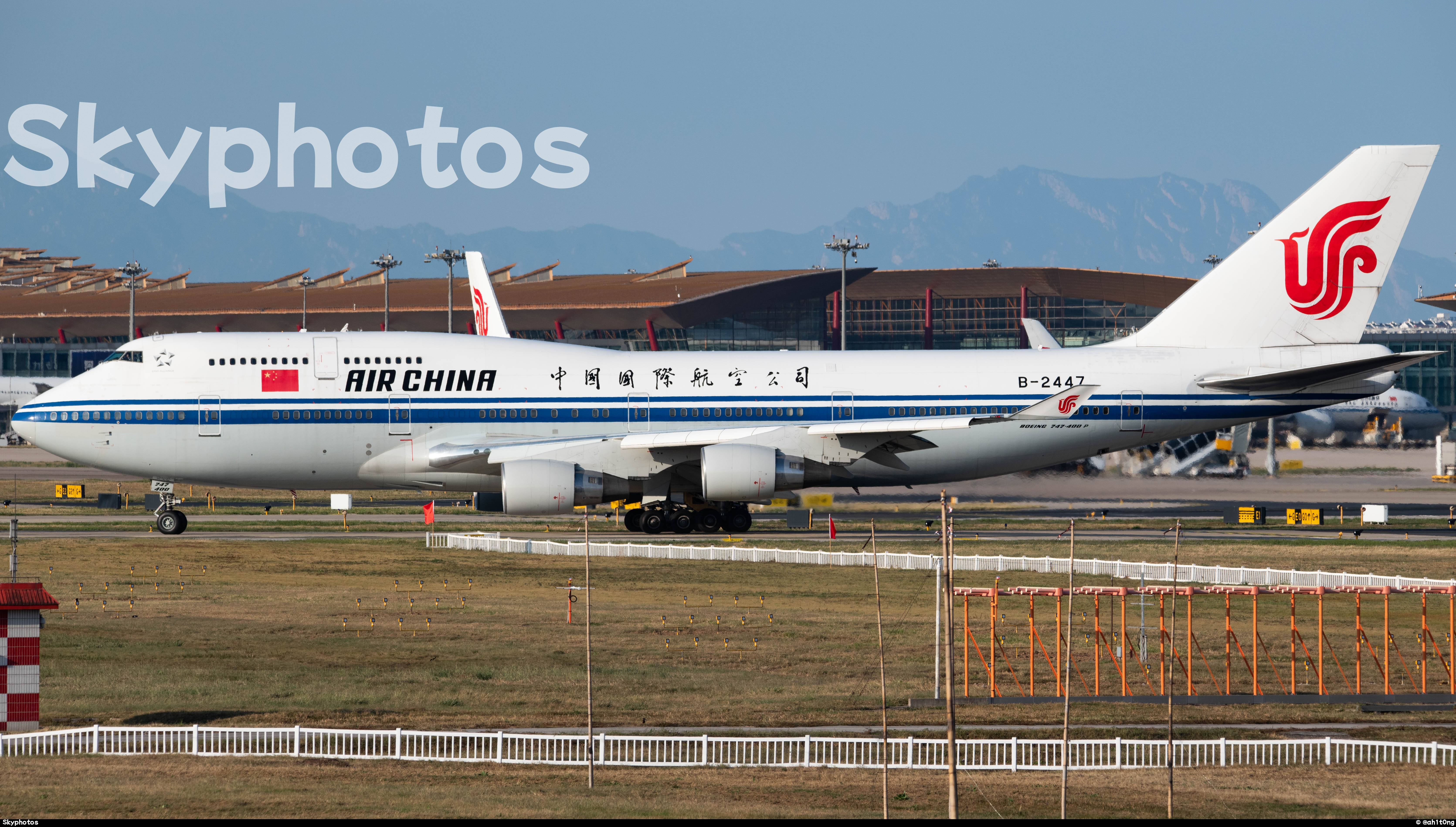 中国国际航空 B747-4J6 at ZBAA