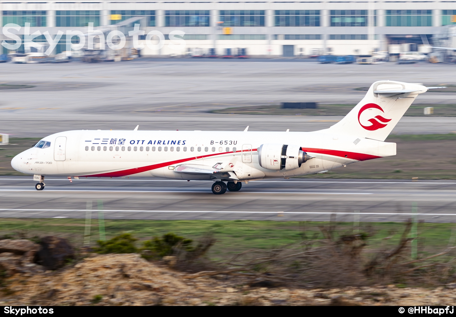 中国东方航空 ARJ21-700 STD