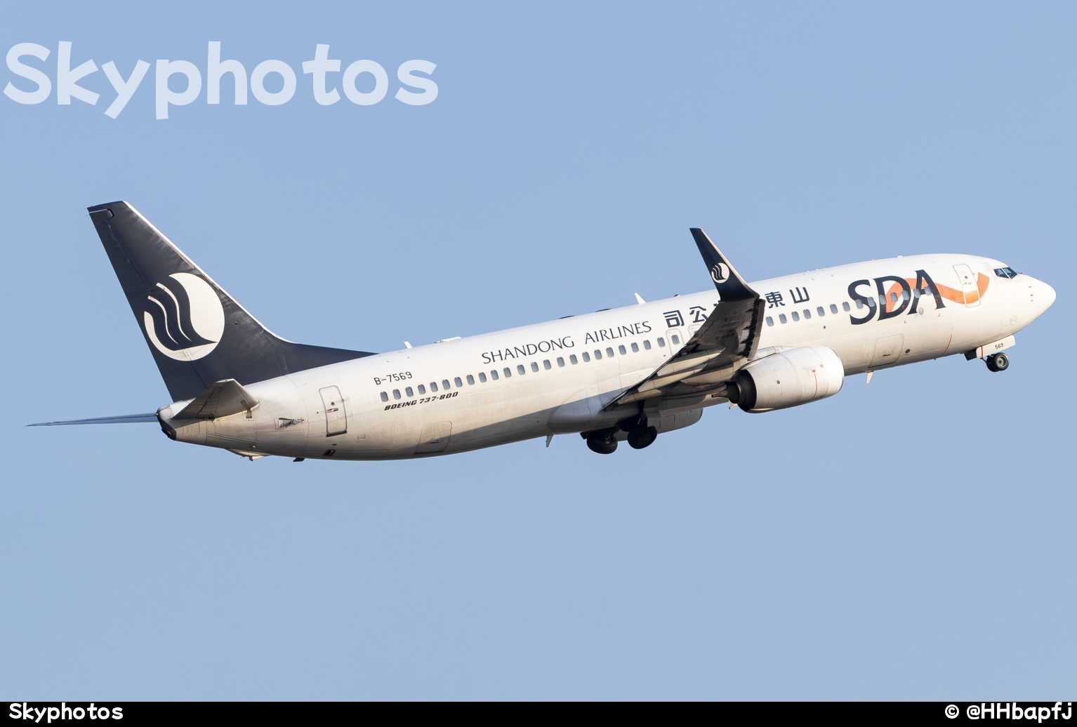 山东航空 B737-85N(WL)
