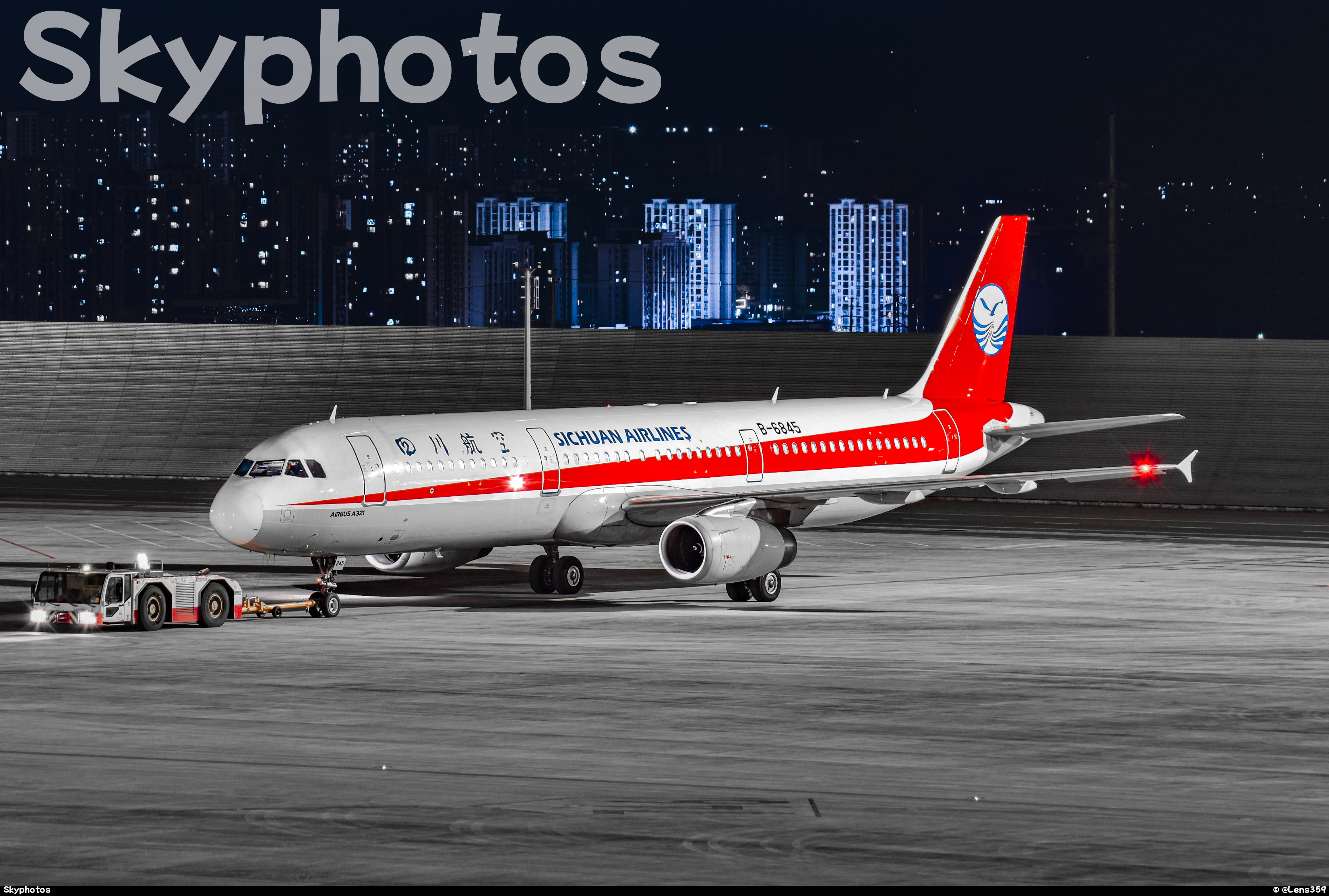 四川航空 A321-231 at 重庆江北国际机场