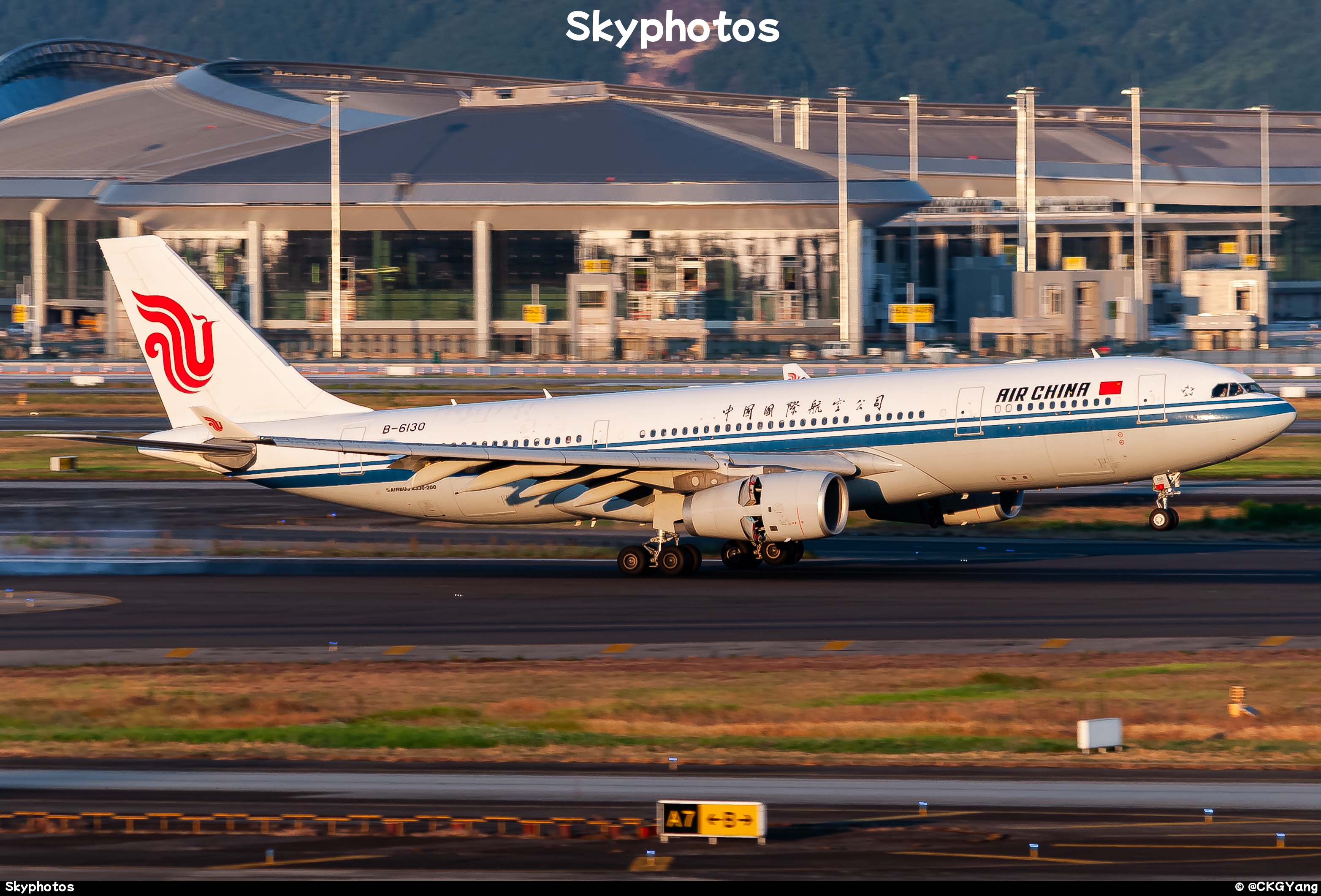 中国国际航空 A330-243